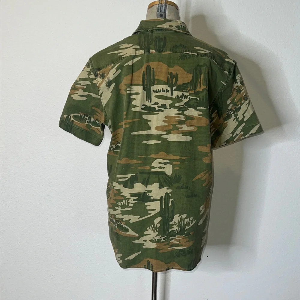 Banana Republic Camo Cactus Safari Button Up Short Sleeve Shirt